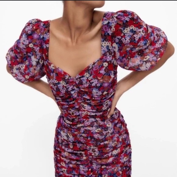 Zara Dresses & Skirts - *NWT* ZARA Floral BodyCon Dress Ruching Front/Back Puff Sleeve Size S